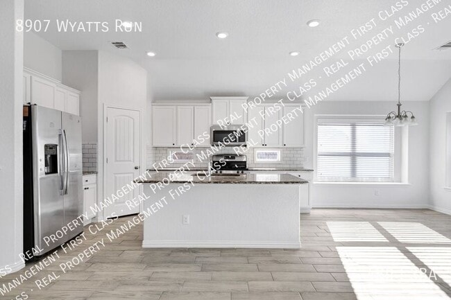 Building Photo - 8907 Wyatts Run-