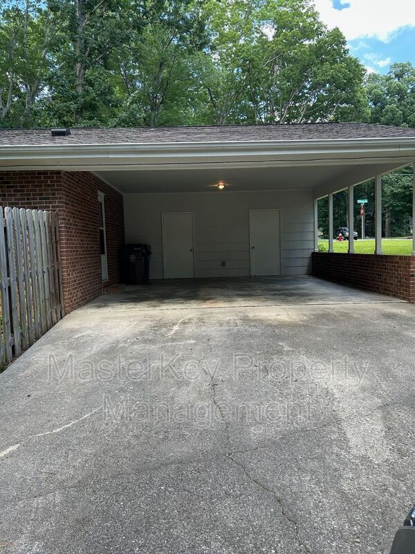 Building Photo - 544 Ellynn Dr
