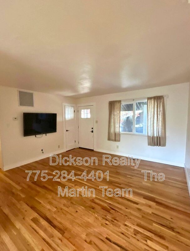 Building Photo - 640 James Ln