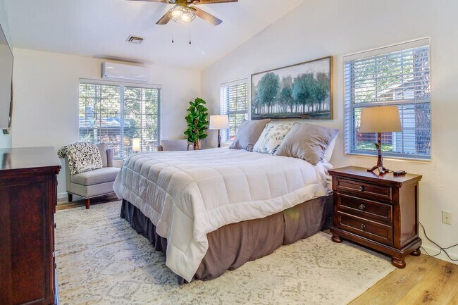 Building Photo - 311 S 16th St