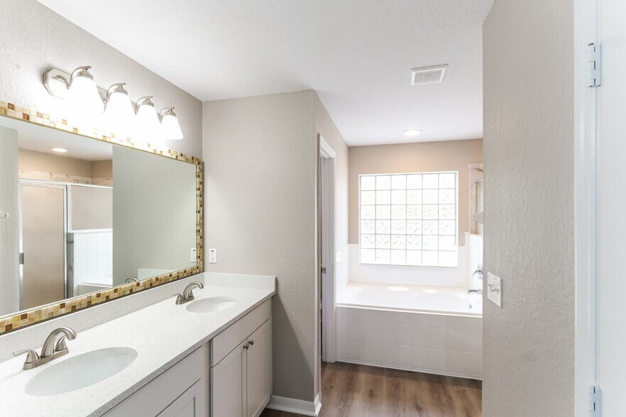 Building Photo - 4618 Great Blue Heron Dr