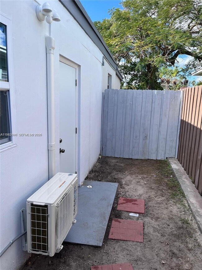 Building Photo - 50 NW 68th Ct