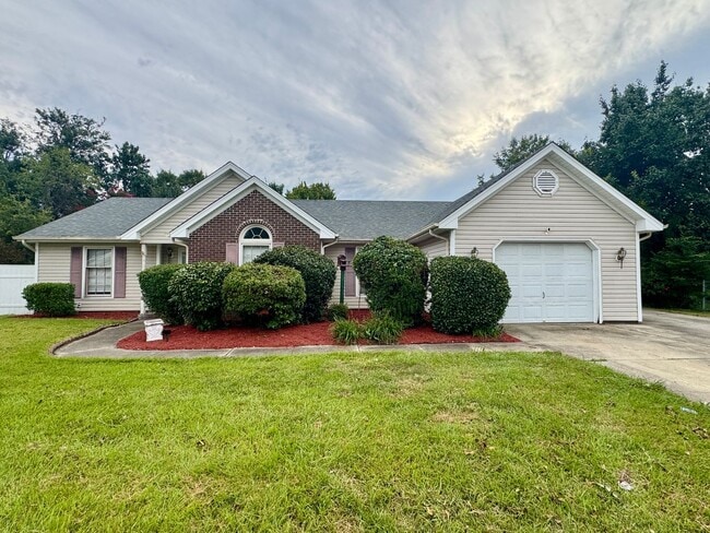 Primary Photo - Cul-de-Sac Homesite! Tons of Room!