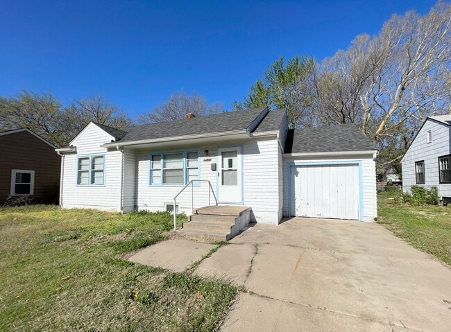 Building Photo - Cozy 3 bed 2 bath home with basement in Wichita