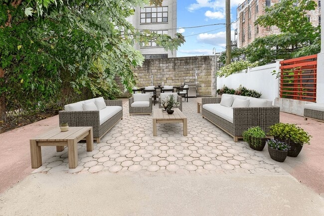 Building Photo - 154 S 4th St