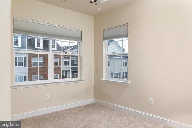 Building Photo - 115 Meridian Ln