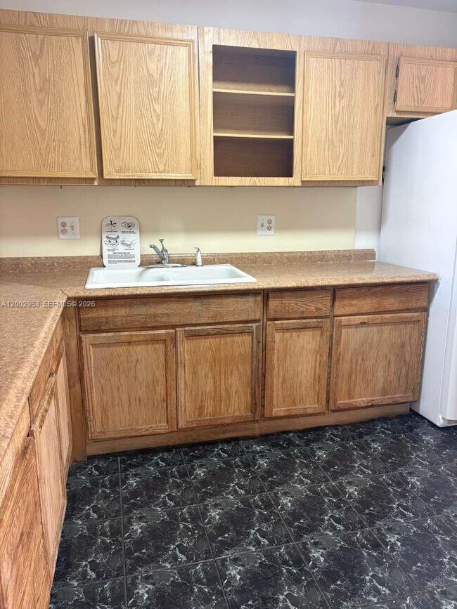 Building Photo - 5937 Forest Hill Blvd