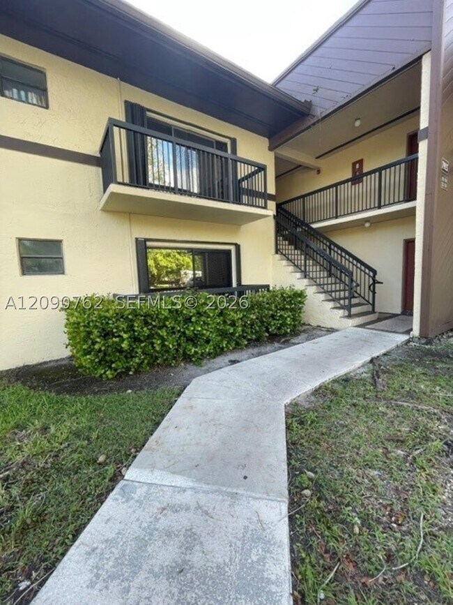 Building Photo - 7915 SW 86th St