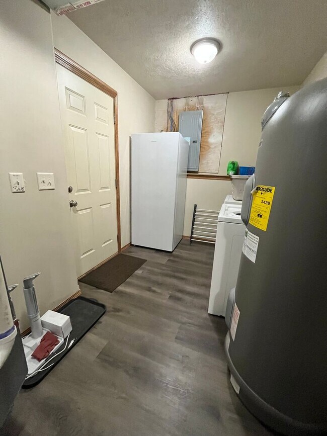 Building Photo - 3 Bed/2 Bath Apartment in Sioux Falls!