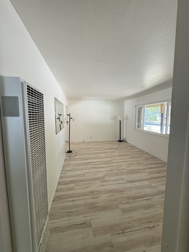 Building Photo - 2708 Armstrong Ave