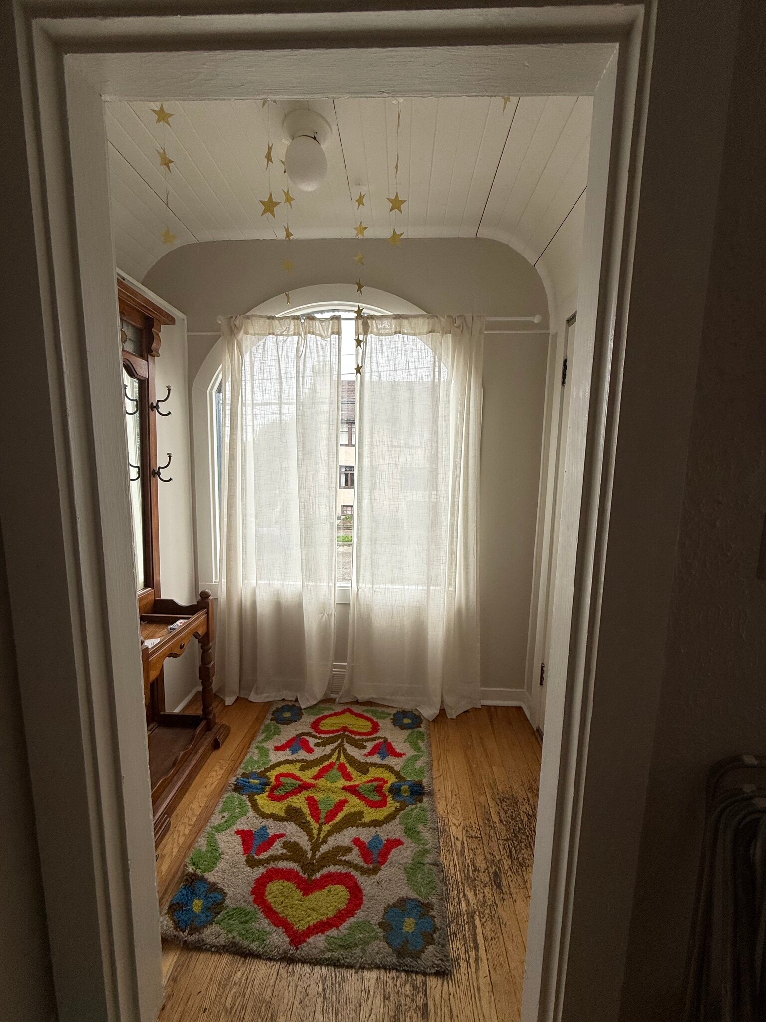 Front Entryway - 4038 Greenwood Avenue North