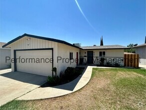 Building Photo - Charming 2 Bed/2 Bath NE Bakersfield Home ...