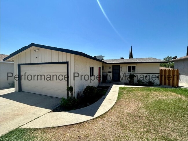 Primary Photo - Charming 2 Bed/2 Bath NE Bakersfield Home ...