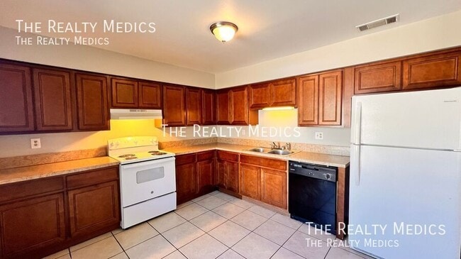 Building Photo - 5520 Charleston St