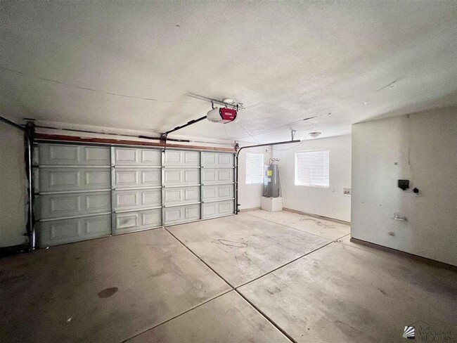 Building Photo - 2078 S 46th Dr