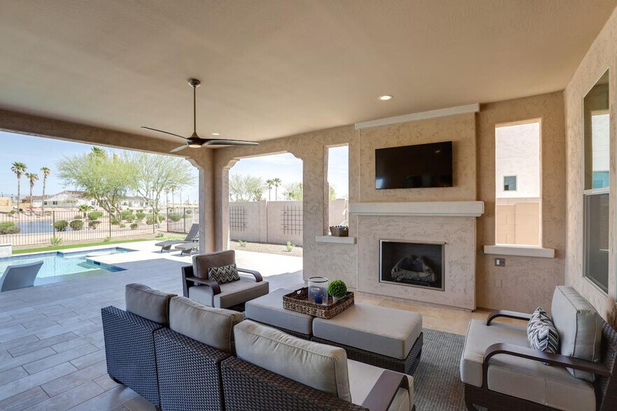 Building Photo - 16456 W Monterey Way