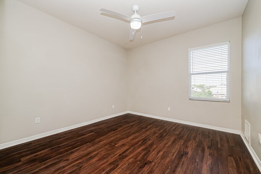 Building Photo - 908 Fern Leaf Dr