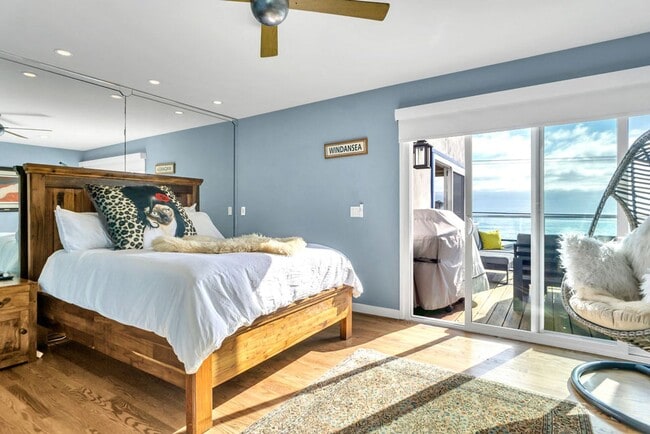 Building Photo - Gorgeous ocean view home at Windansea Beach!