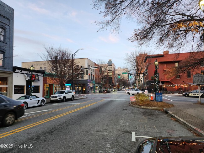 Building Photo - 360 S Elm St