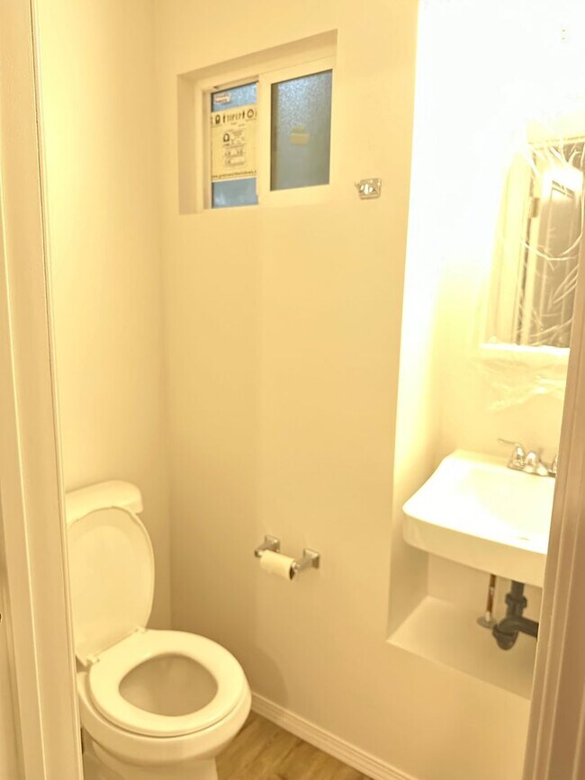 Building Photo - Studio Unit #3