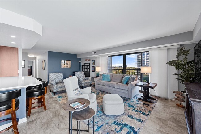 Building Photo - 12550 Lake Ave