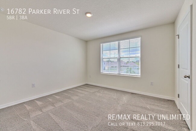Building Photo - 16782 Parker River St