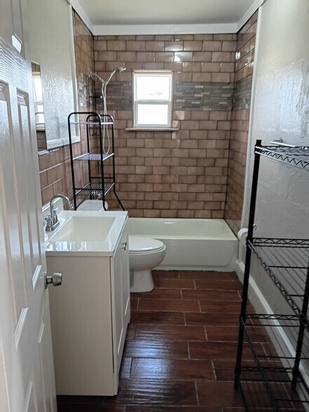 Building Photo - 1208 N 17th St