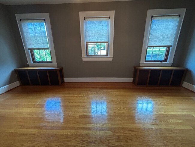 Building Photo - REDUCED Grandin Court Tudor with 3 Bedrooms and 2.5 Baths - EV Charging Station