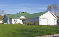 Building Photo - Cottage Court