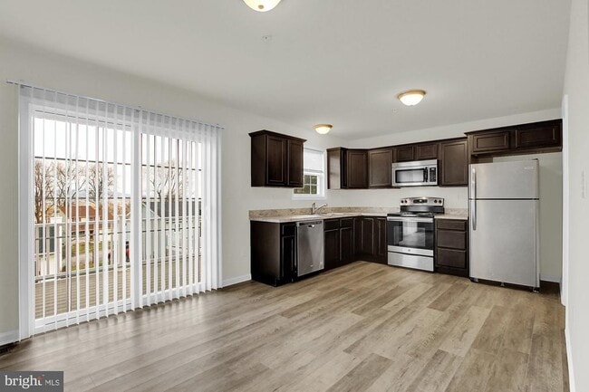 Building Photo - 10-30 Millrace Ct