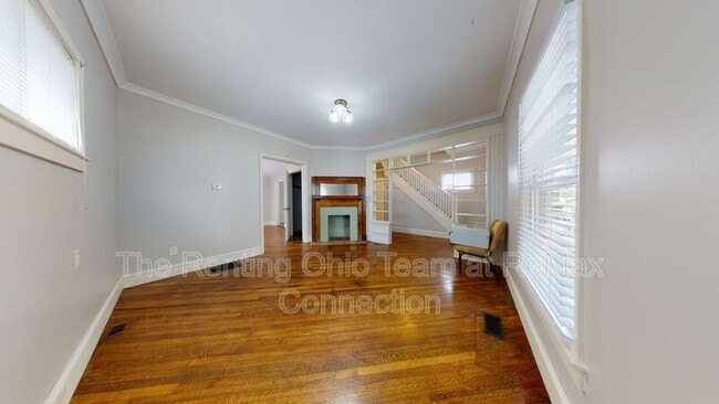 Building Photo - 137 Carhart St