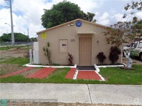 Building Photo - 2204 Atlanta St