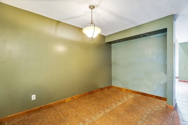 Building Photo - 1864 Abbotsbury Way