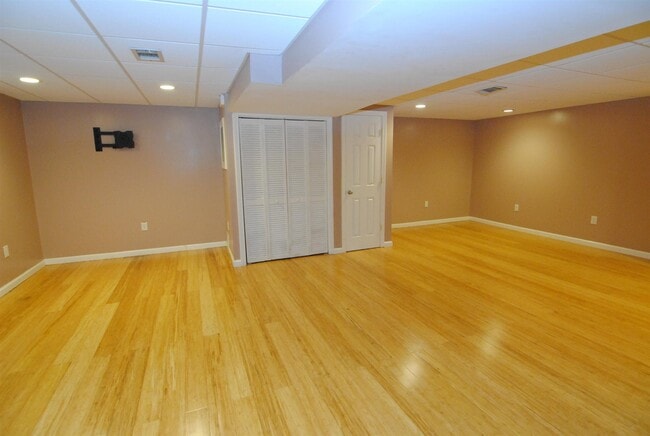 Building Photo - 78 Cadogan Way