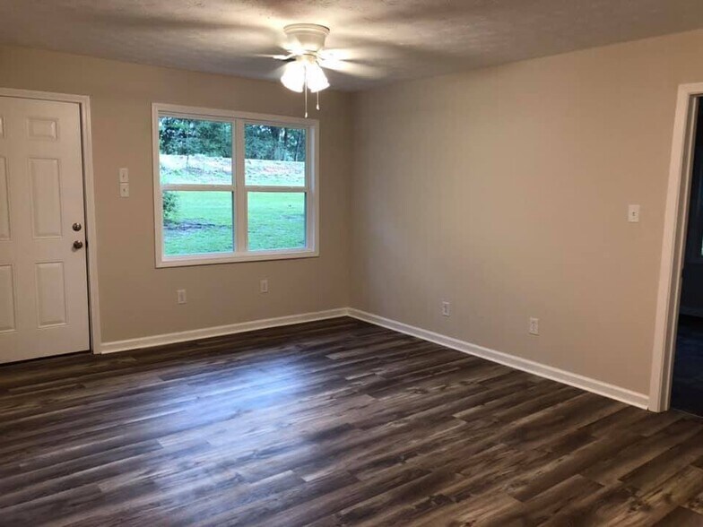 Building Photo - 2670 W Central Rd