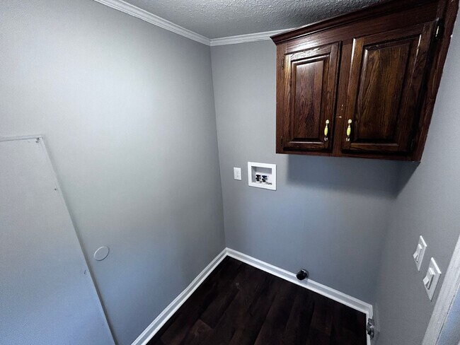 Building Photo - Large modular home four bedroom in Mt. Jul...