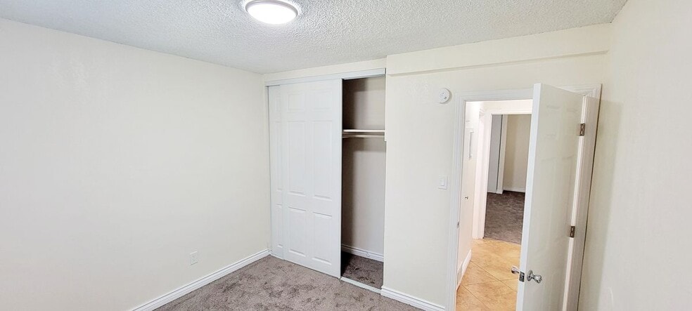 Building Photo - 1028 W F St