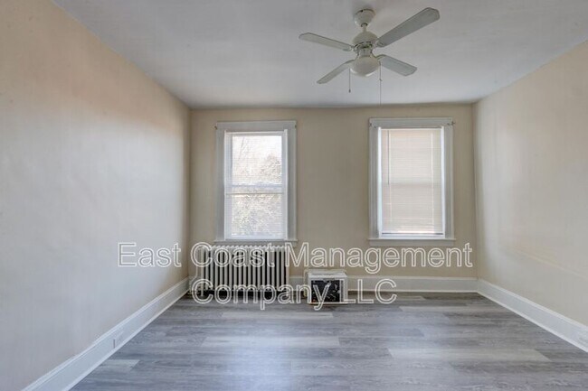 Building Photo - 837 Belgian Ave