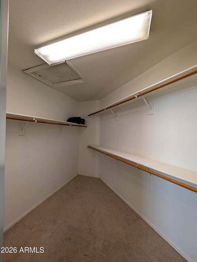 Building Photo - 2224 E Detroit St