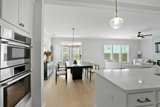 Building Photo - 25 Ashmont St
