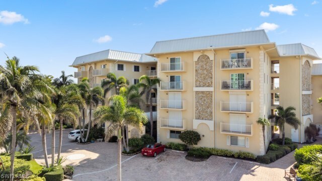 Building Photo - 3000 Gulf Shore Blvd N