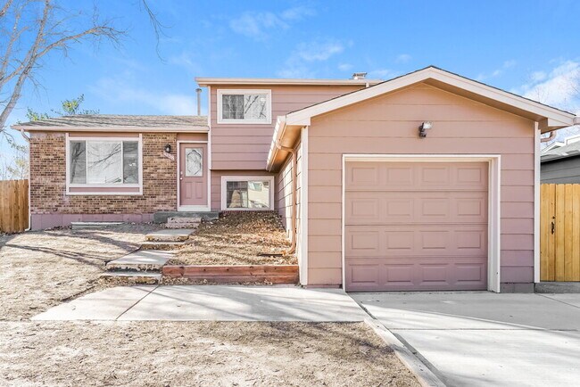 Building Photo - 1038 Nolte Dr W