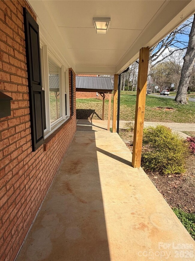 Building Photo - 943 Dudley Dr