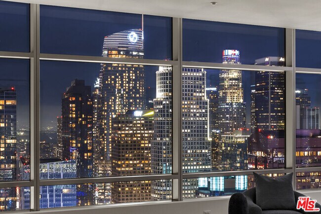 Building Photo - 900 W Olympic Blvd