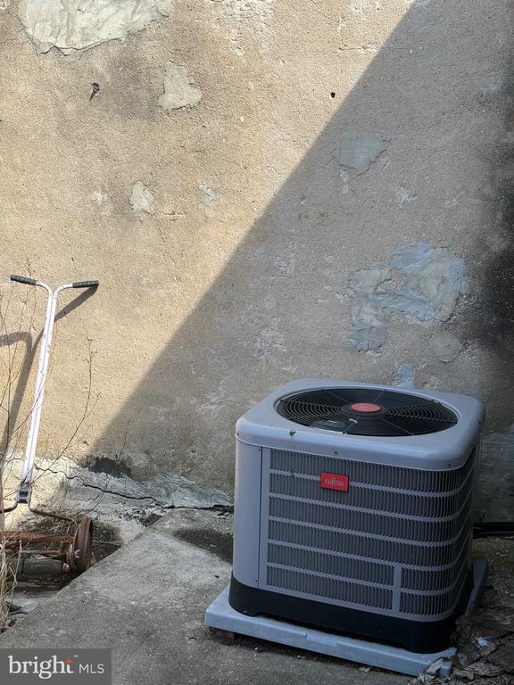 Building Photo - 5303 Westminster Ave