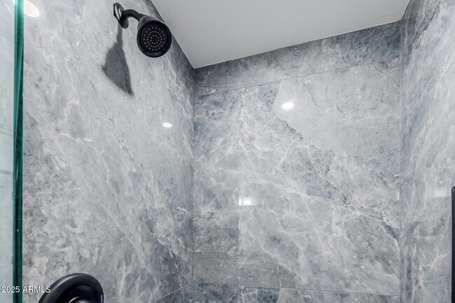 Building Photo - 12005 N Panorama Dr