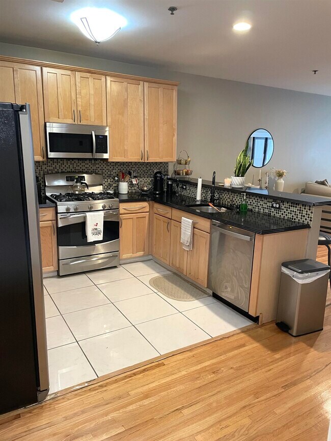 Building Photo - 81 Jefferson St