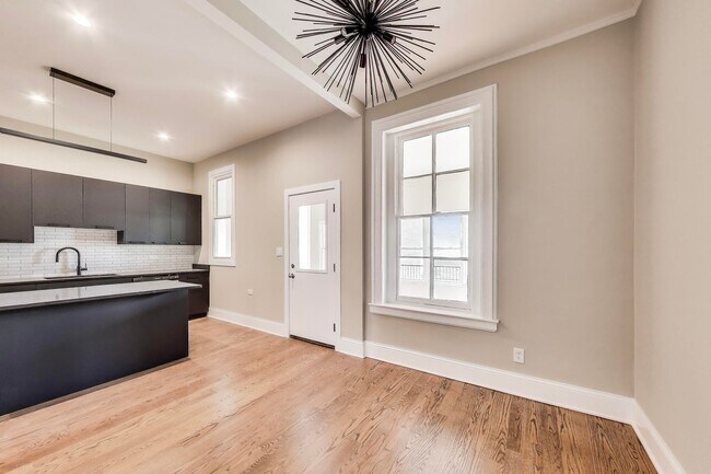 Building Photo - 1429 W. Grand(AKA 1117 Hoyne)