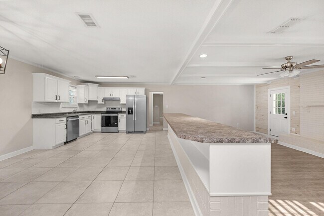 Building Photo - 4490 FL-87