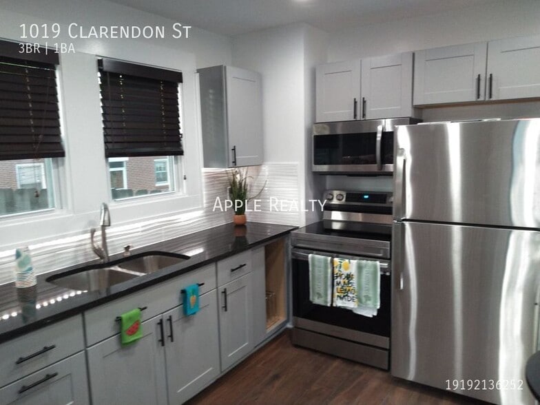 Building Photo - 1019 Clarendon St